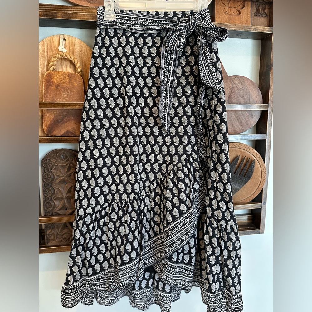 Vineyard Vines Mila Black and White Block Printed Faux Wrap Skirt